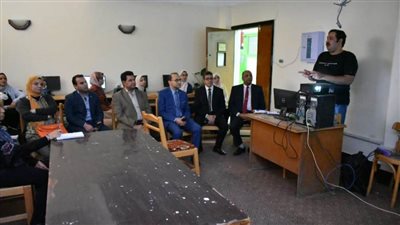 لليوم الرابع.. الوفد الهولندي يستكمل محاضراته بكلية العلوم بسوهاج