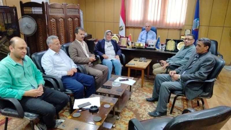 5 مهندسين زراعيين