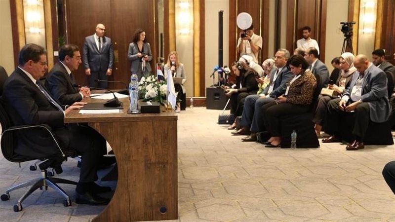 وزير البترول خلال