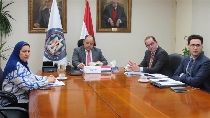 وزير المالية الدكتور