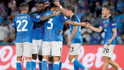 نابولي يعزز من صدارته للدوري الإيطالي بالفوز على ساسولو برباعية نظيفة