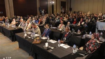 خبراء الأورام يناقشون الجديد في علاج سرطان الثدي ويشيدون بمبادرة صحة المرأة