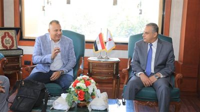 محافظ سوهاج يلتقي وفد كلية الهندسة جامعة عين شمس