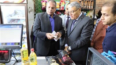 لضبط الأسواق.. تحرير 82 مخالفة تموينية متنوعة ومصادرة 1000 لتر سولار بالمنيا