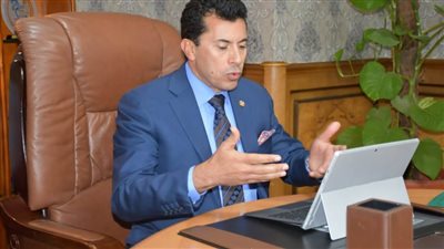 وزير الرياضة يؤازر المنتخب الأوليمبي قبل لقاء إسواتيني