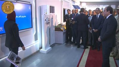 بالفيديو.. مسؤولو المنصة الرقمية للتطبيقات المحمولة يوضحون أهميتها أمام الرئيس السيسي