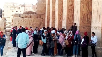 سوهاج تنظم زيارات للمعالم السياحية والأثرية لعدد 70 من طالبات المدارس 