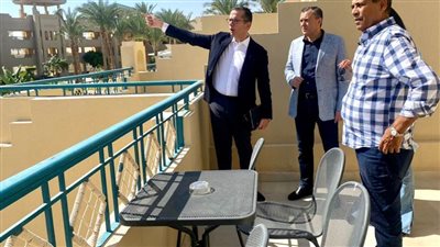 وزير السياحة والآثار يواصل تفقده للمنشآت الفندقية بشرم الشيخ