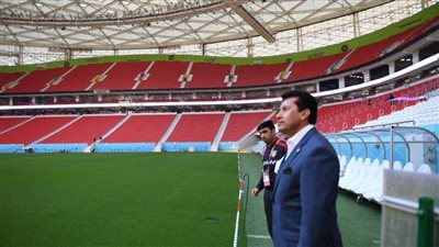وزير الرياضة يتفقد استاد الثمامة بالدوحة المستضيف لمباريات كأس العالم لكرة القدم