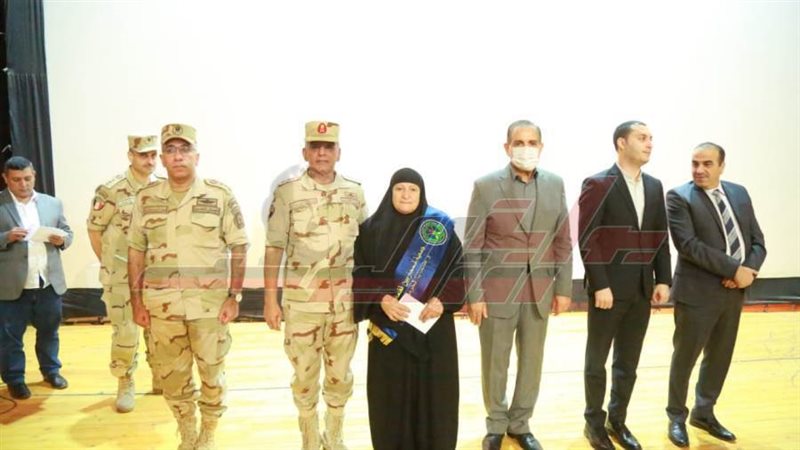 تكريم أسر الشهداء