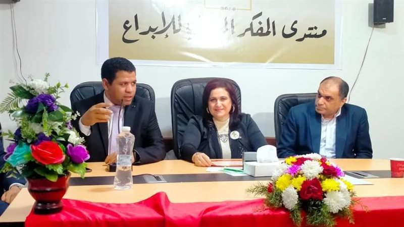 الكاتب الصحفي عيسي