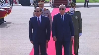 موجز الرابعة| الرئيس السيسي يصل إلى الجزائر للمشاركة في القمة العربية الـ31
