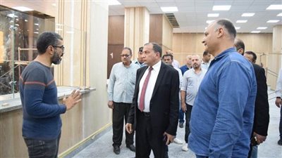رئيس جامعة بني سويف يتفقد المبنى المركزي لإدارة «شُعب اللغات» 