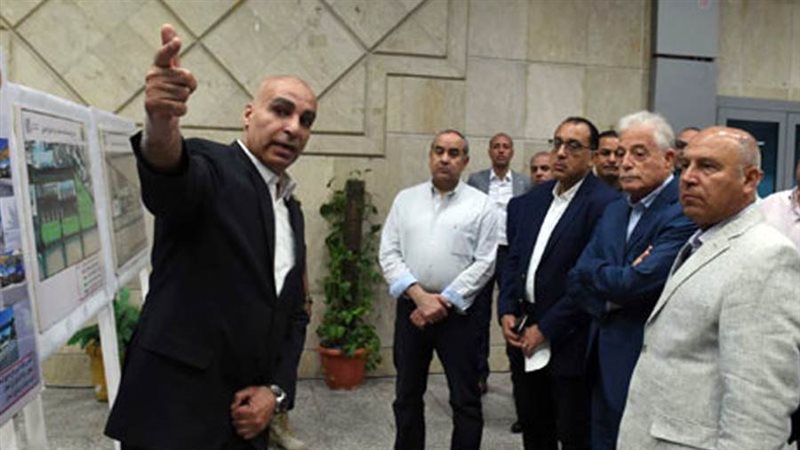 مدبولي فى مطار شرم