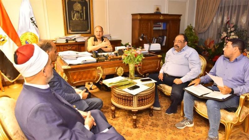 محافظ أسيوط يلتقي