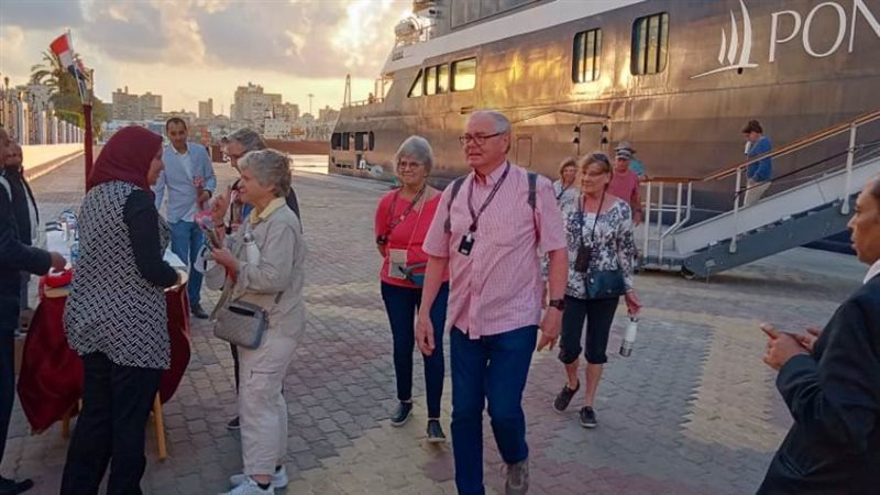 توافد السفن السياحية