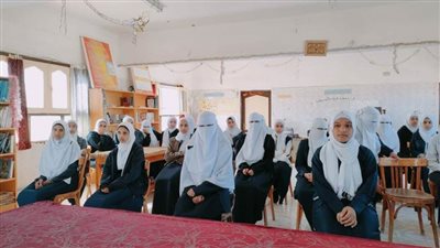 ندوة حول خطورة الزواج قبل السن القانونية للفتاة بإعلام العريش 