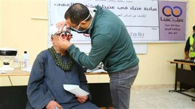 الكشف على 100 حالة بمبادرة عينيك في عينينا بحزب حماة الوطن