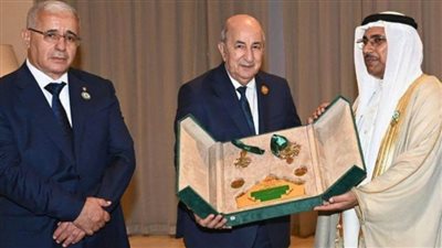 البرلمان العربي يمنح الرئيس الجزائري وسام القائد