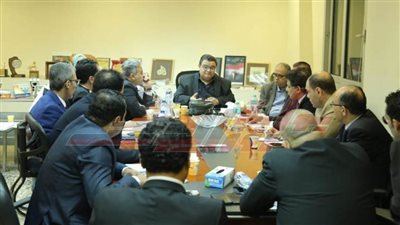 خالد جلال يستعرض خطة شاملة للتطوير في اجتماعه الأول بمديري فرق «الفني للمسرح»