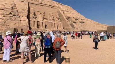 معبد أبوسمبل يستقبل 7 آلاف سائح من مختلف الجنسيات