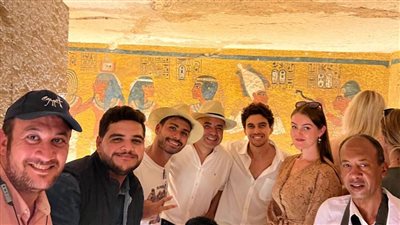 السياحة والآثار تنظم زيارة لمقبرة 