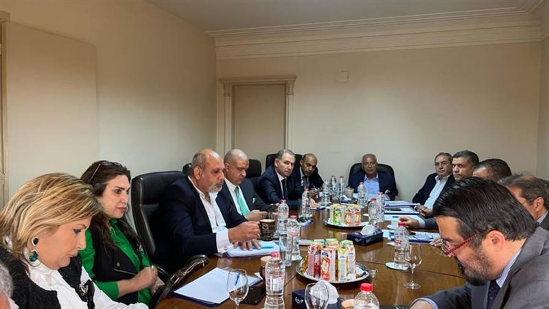 خلال اجتماع غرفة