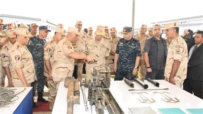 وزير الدفاع: القوات المسلحة في أعلى درجات اليقظة والاستعداد لتنفيذ أي مهام تسند إليها 