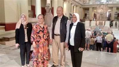 ملك تونجا يزور المتحف المصرى