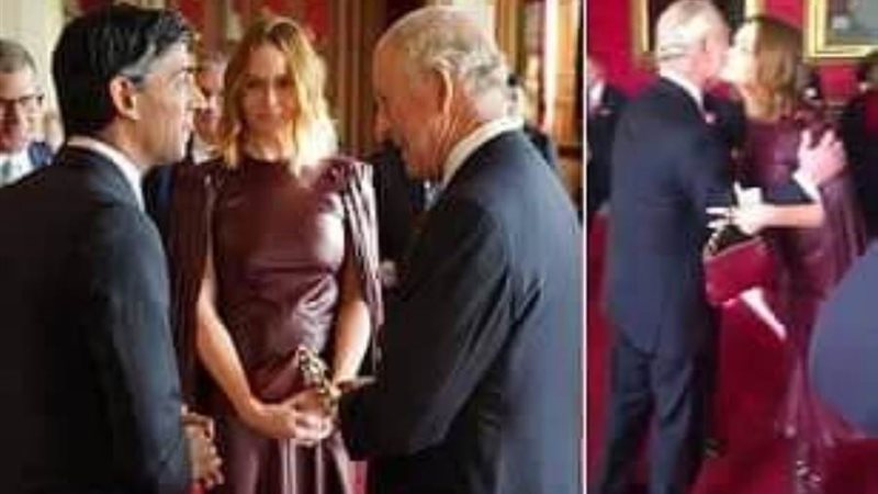 الملك يحتفي بالحضور