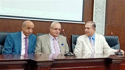 المستشفيات التعليمية تستضيف خبيرًا عالميًا بمعهد القلب القومى