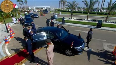 الرئيس السيسي يصل إلى مقر انعقاد مؤتمر المناخ COP27 بشرم الشيخ