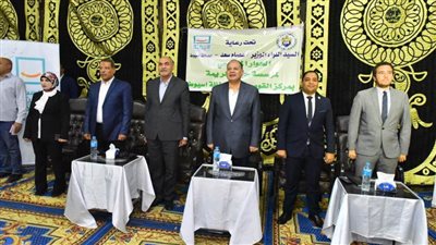 محافظ أسيوط يشهد فعاليات الحوار المجتمعي للمرحلة الثانية من مبادرة 