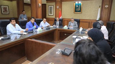 محافظ سوهاج يترأس اجتماع اللجنة العليا لتراخيص البناء وحوكمة العمران