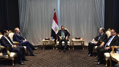 رئيس الوزراء يلتقى رئيس مجموعة 