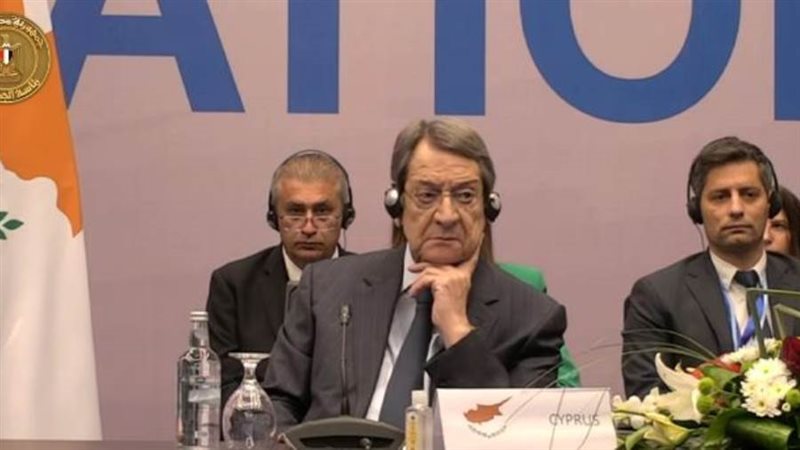 نيكوس أناستاسيادس