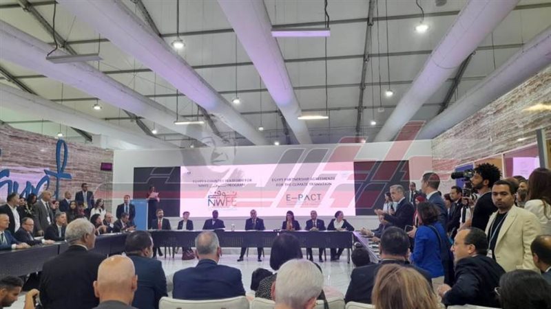 رئيس الوزراء يشهد