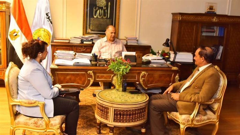 محافظ أسيوط يهنئ