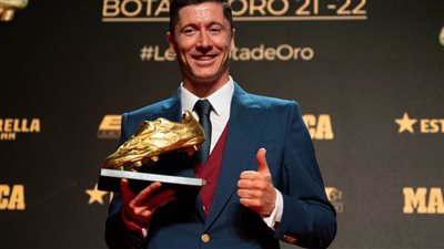 رسميًا.. «ليفاندوفسكي» يتوج بالحذاء الذهبي