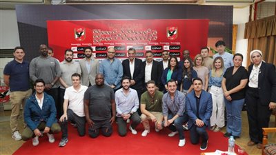 الأهلي يستقبل وفد الاتحادين الدولي والإفريقي لكرة القدم