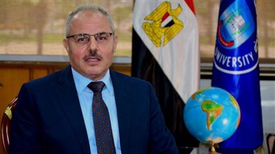 انتظام المحاضرات لطلاب الصيدلة بمقر جامعة الإسماعيلية الجديدة الأهلية بمدينة الإسماعيلية الجديدة بسيناء