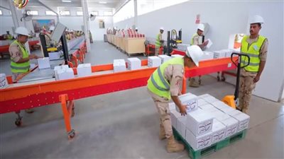 القوات المسلحة تساهم في تخفيف الأعباء عن المواطنين بتوزيع مليون ونصف المليون حصة غذائية 