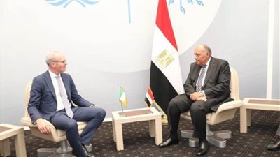 سامح شكري يستقبل وزير خارجية أيرلندا في شرم الشيخ 