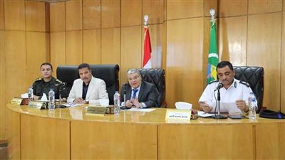 المواففة على بدء إجراءات التقنين لـ 104 طلبات على أراضي أملاك الدولة بالمنيا