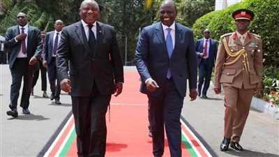 الرئيس الكيني يلتقي نظيره بجنوب جمهورية أفريقيا