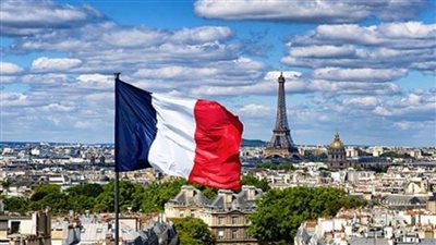 فرنسا تعلق مشروعا خاصا باللاجئين مع إيطاليا