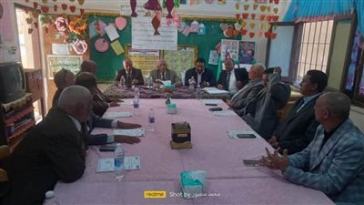 وكيل وزارة التعليم بالوادي الجديد يلتقى مجلس الآباء والأمناء والمعلمين بالمديرية