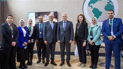 وزير الموارد المائية والري يتفقد جناح وزارة الثقافة بالمنطقة الخضراء بشرم الشيخ