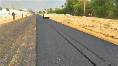 بتكلفة 26 مليون جنيه.. رصف طريق قرى الخريجين بالمنيا