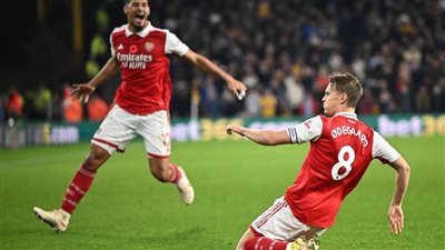 آرسنال يأخذ راحة المونديال في القمة بعد ثنائيته في وولفرهامبتون في البريميرليج